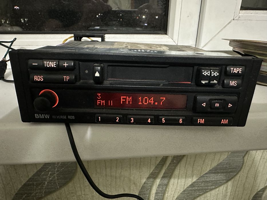 Штатная магнитола на БМВ Е34 BMW E34