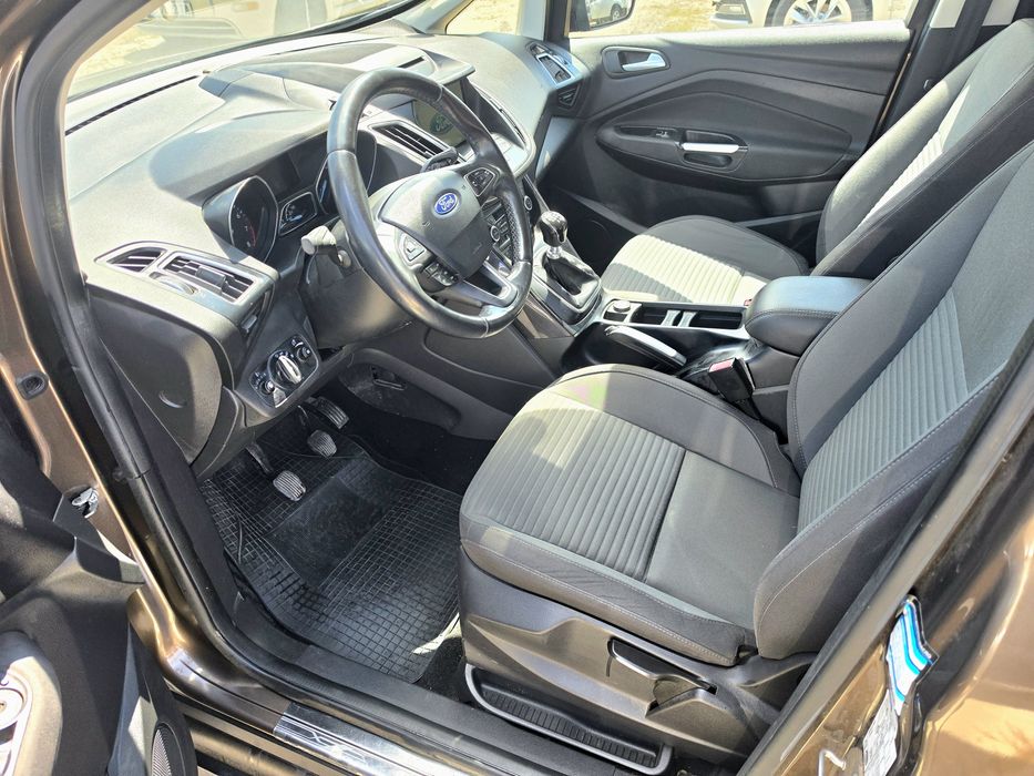 Продавам Ford C-Max 1. 0 EcoBoost Titanium