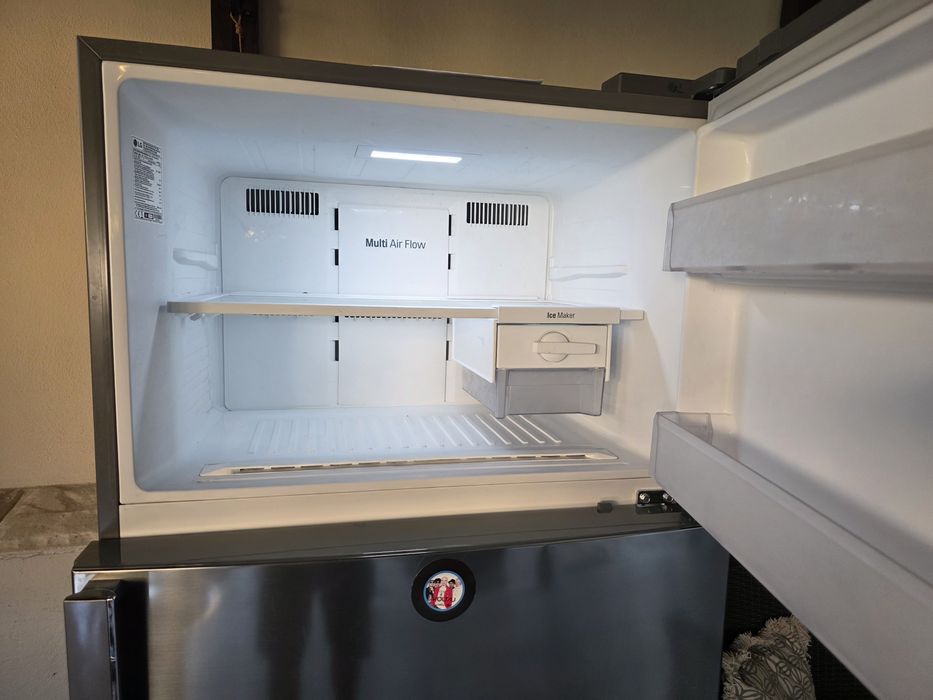 Frigider LG invertor foarte încăpător 508L
