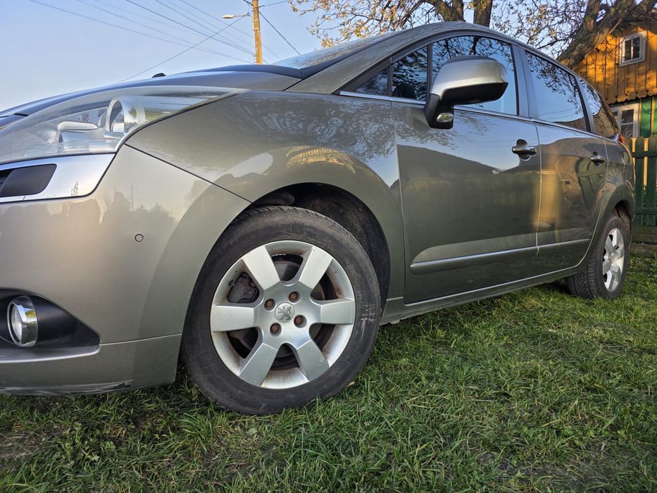 Vând Peugeot 5008 – 7 locuri – 1.6 Turbo Benzină – 160 CP