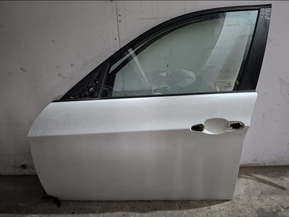 Usa stanga fata BMW e90