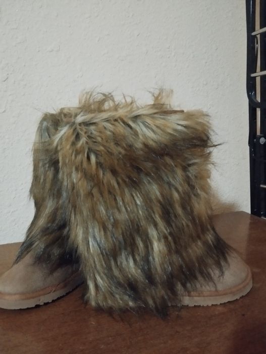 Uge  sotiladi razmer 36.37.38