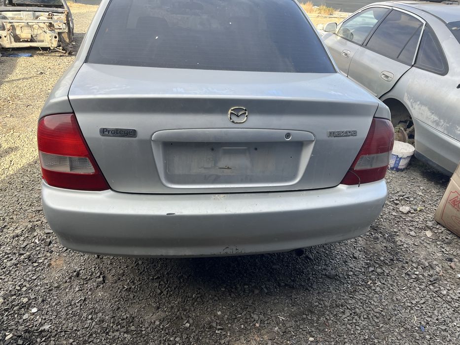 Мазда 323 на разбор