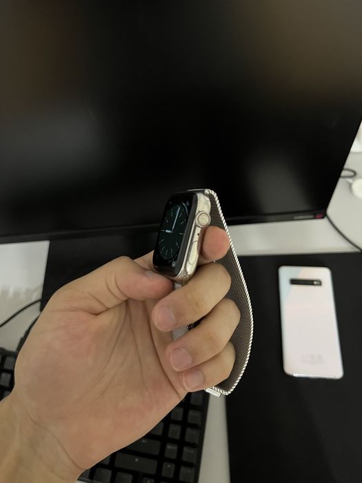 Apple watch series 5 milanese loop