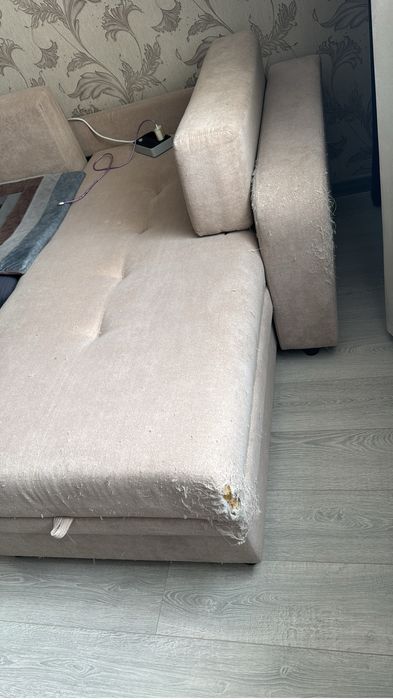 Диван  угловой, самовывоз в среднем состоянии