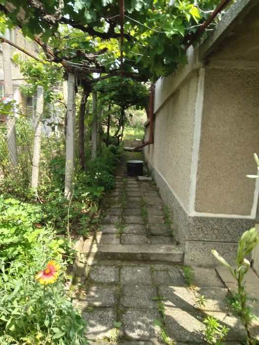 Продавам  къща в гр. Попово