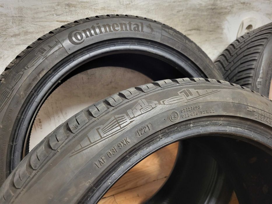 225/40/18 Bridgestone / 215/45/18 Continental / всесезонни гуми