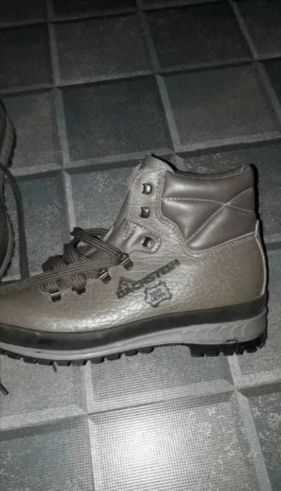 Bocanci profesionali de piele naturala Dachstein marimea 40