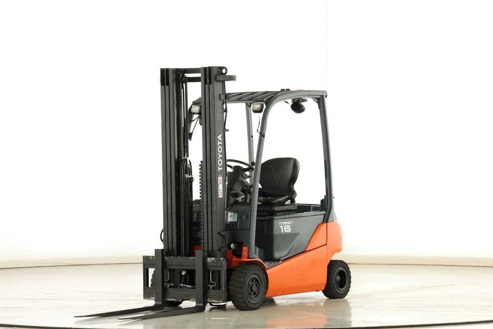 Electrostivuitor Toyota de 1,6 t – cu 4 roți Data fabricației: 12/2010