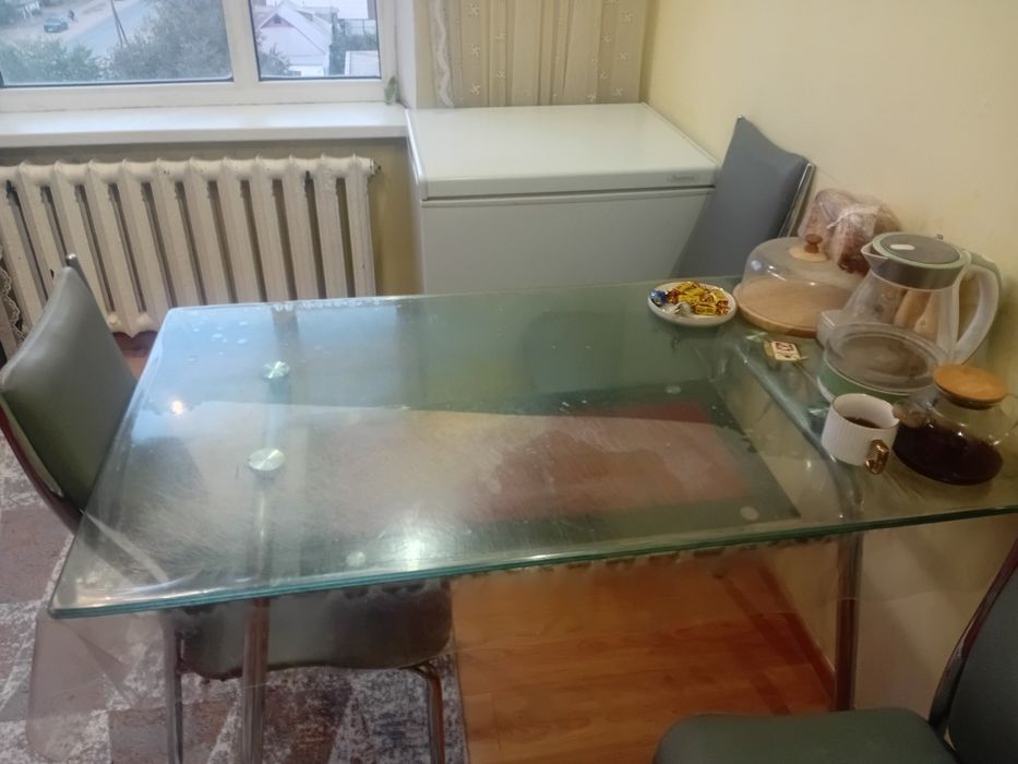Продам стол кухонный