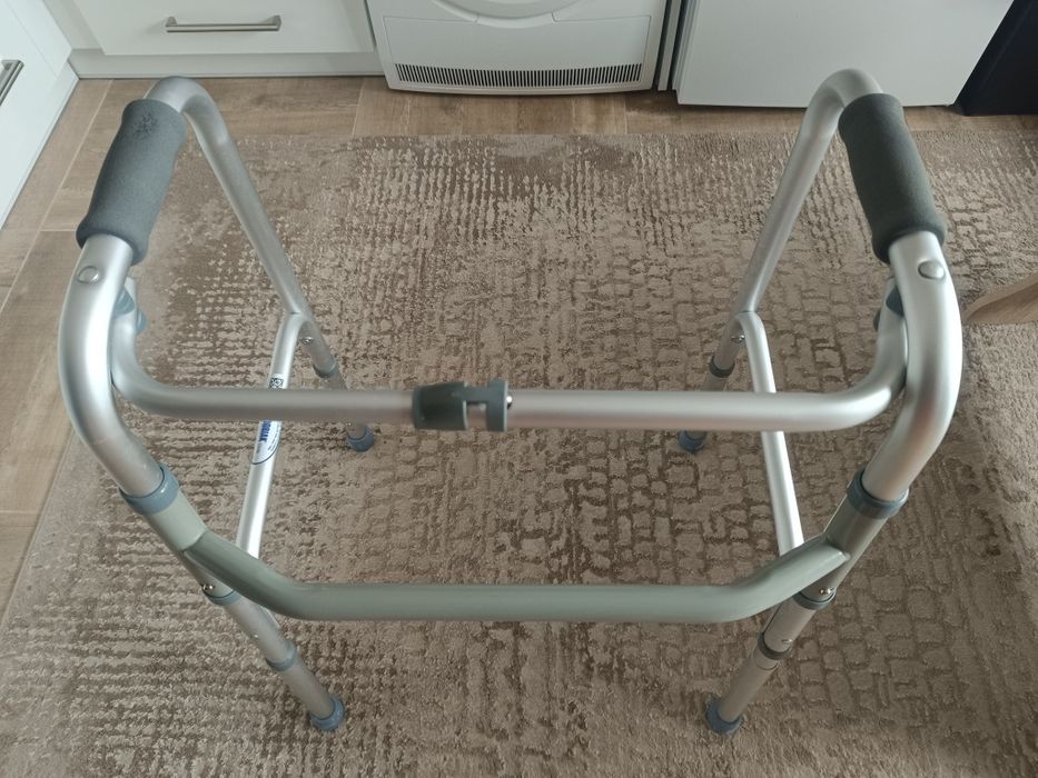 Проходилка за възрастни