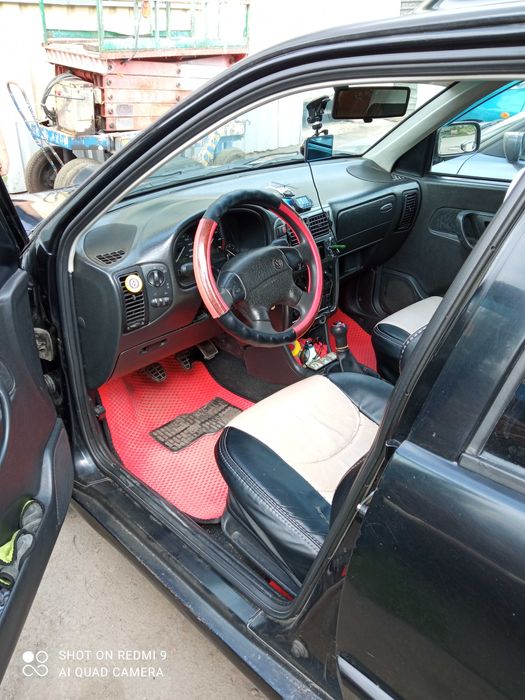 Продам машину Фольксваген Поло 2000г