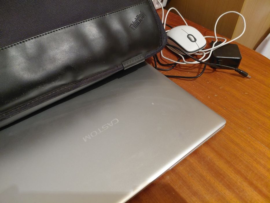 Ноутбук Castom,сумка в подарок