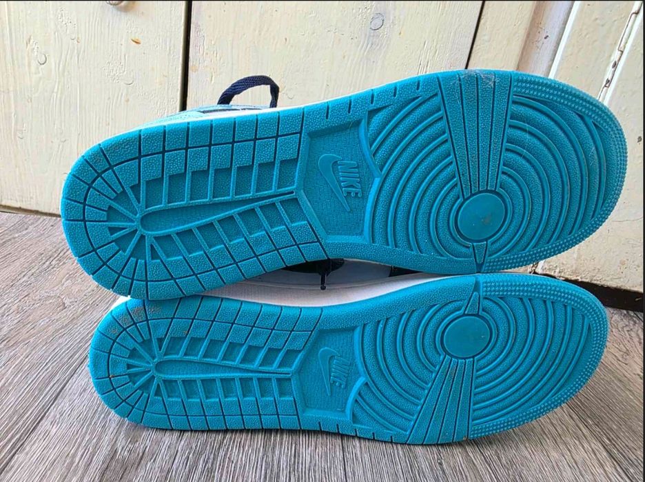 Nike Air Jordan 1 Retro High OG “Obsidian / University Blue” 41/42