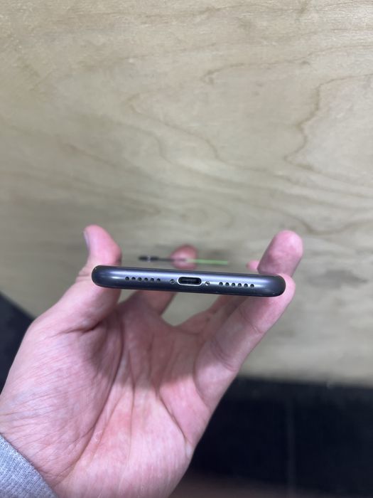 В продаже айфон 11 128гь