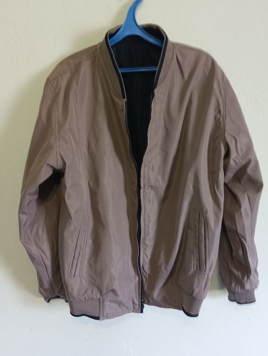 Куртки, бомбер хаки, джинсовка.