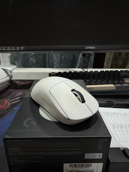 Logitech superlight 2 [WHITE]
