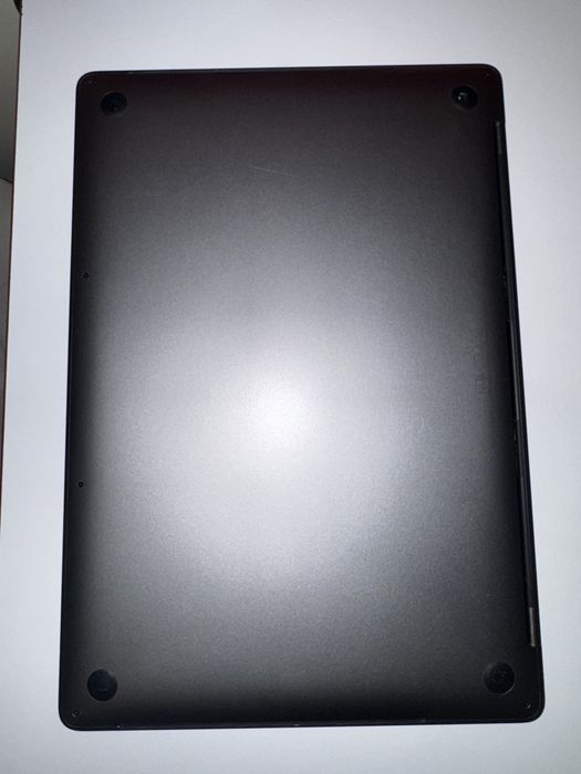 Macbook Pro 15 inch, 256 SSD, i7, 16Gb Ram