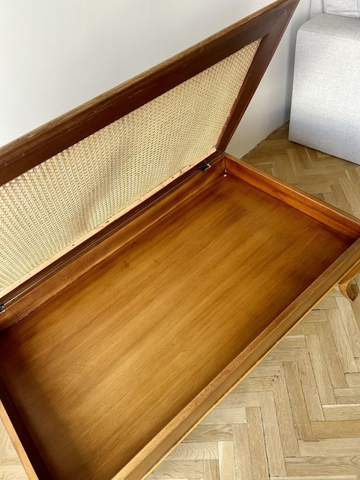 Маса от масив 120 х 70 х 43 см