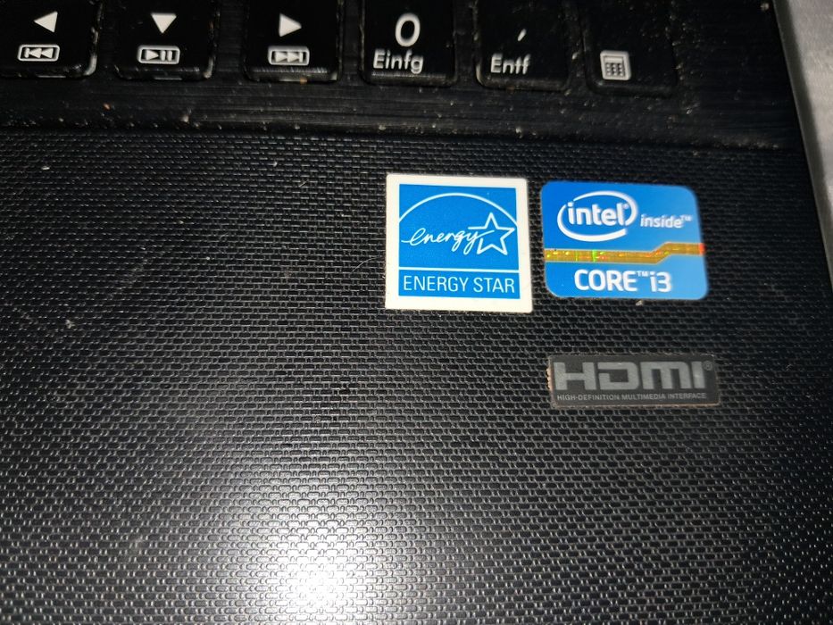 Vând sau schimb laptop