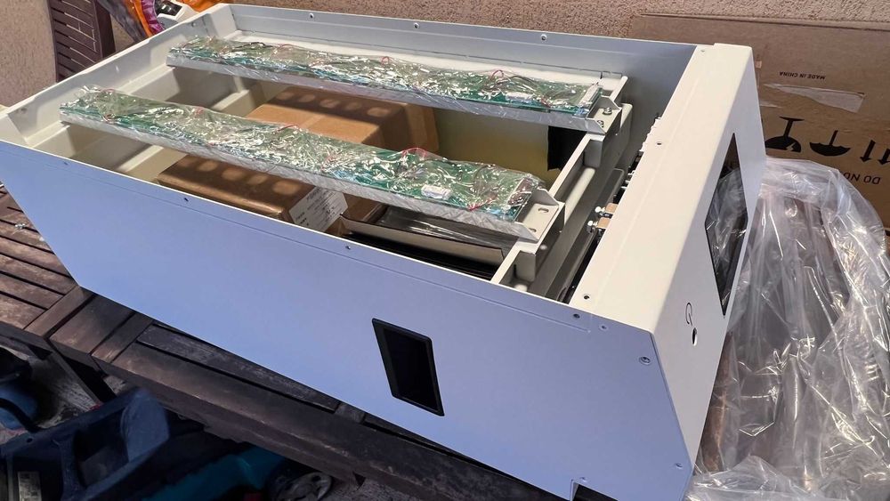 Carcasa verticala  premium  48 V/51.2V  LifePo4 stocare nergeie solara