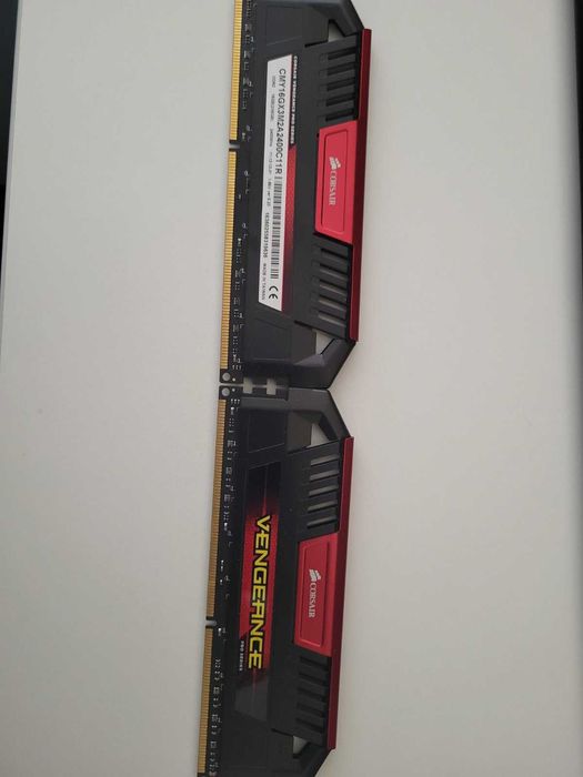 Ram памет Corsair Vengeance 16GB(2x8GB) 2400MHz DDR3