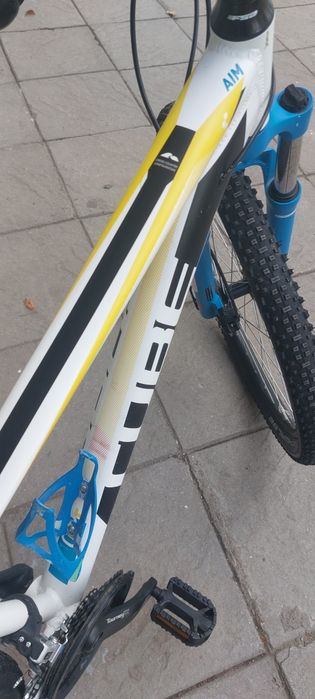 Продавам немски  алуминиев велосипед Cube 27,5цола,16 инча  рамка