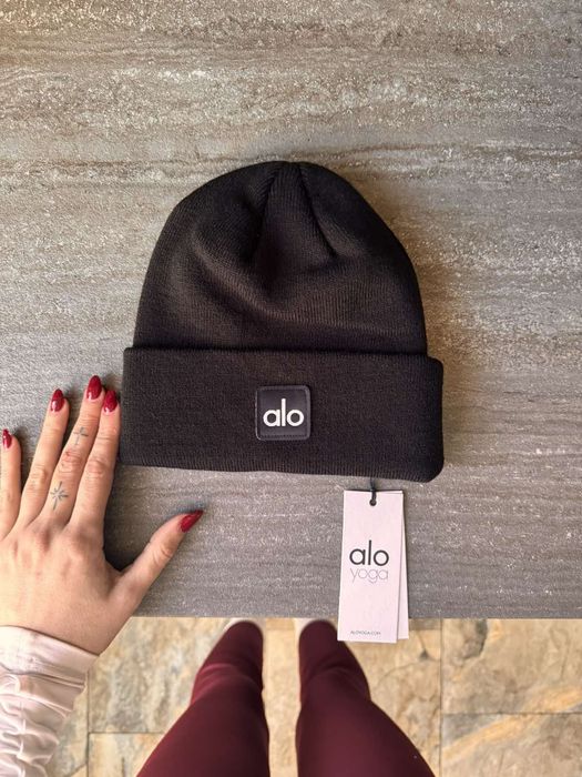 Зимна Шапка - Alo yoga