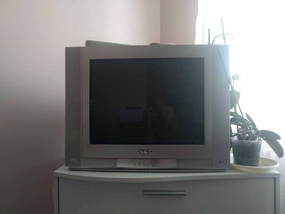 Продавам телевизор