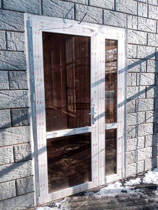 Продается окна. Продается дверь