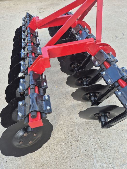 Продавам Дискова брана 2.2м за трактор 50 до 80 к напълно  отслужена