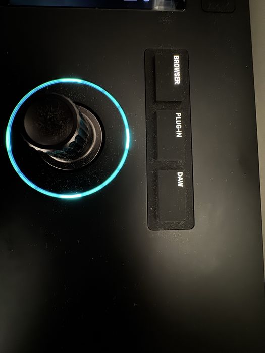 Native instruments kontrol s-series 61  MK3 MIDI клавиатура