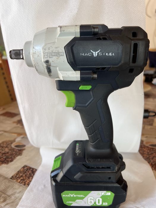 Pistol impact MacSteel pe baterii 700 Nm