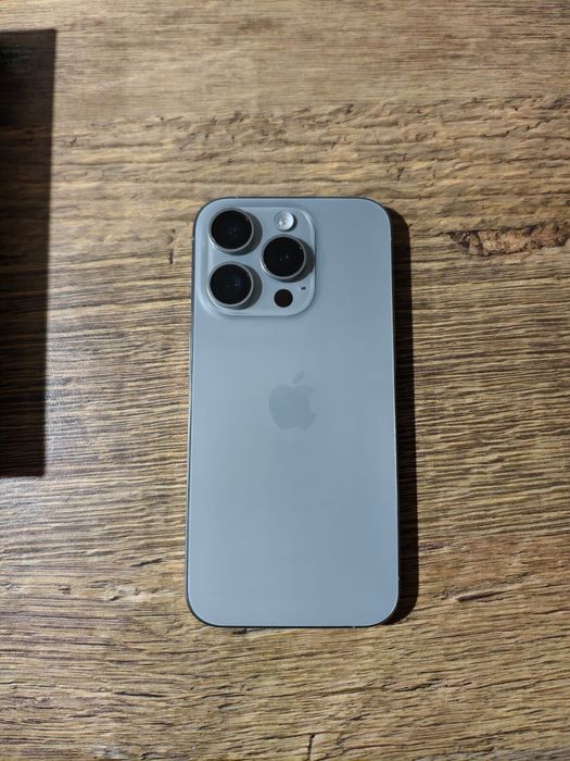 Продам 15 про натурал титан