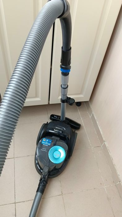 Пылесос Philips 1900w