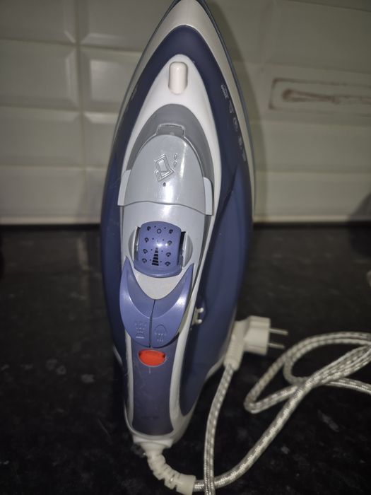 Продам утюг Scarlett