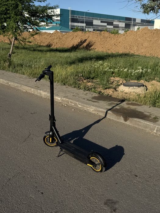 Электросамокат Ninebot KickScooter Max G30P