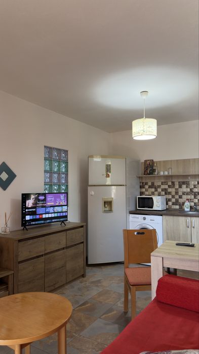 Inchiriez apartament •BLOC NOU