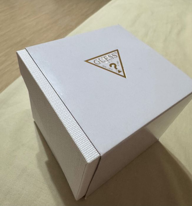 Дамски часовник guess