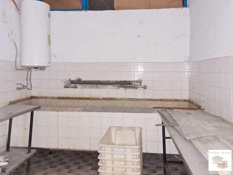 111344 Склад на две нива, с товарна рампа и магазин, в кв. Чолаковци