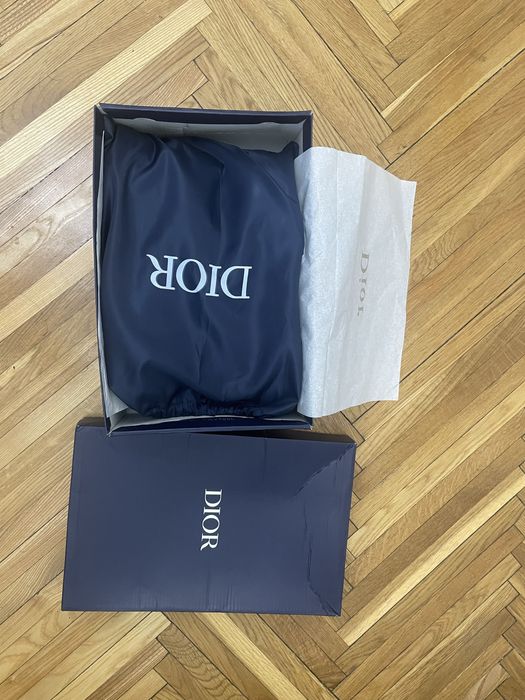 Продам белые Dior b22