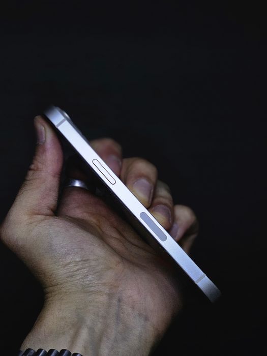 Apple iPhone 13 5G Starlight 256gb 76% Bionic A15 с коробкой идеал