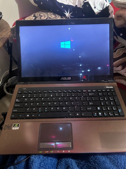 Vând laptop accer