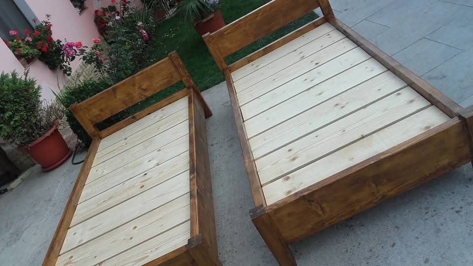 Două paturi de o persoană.