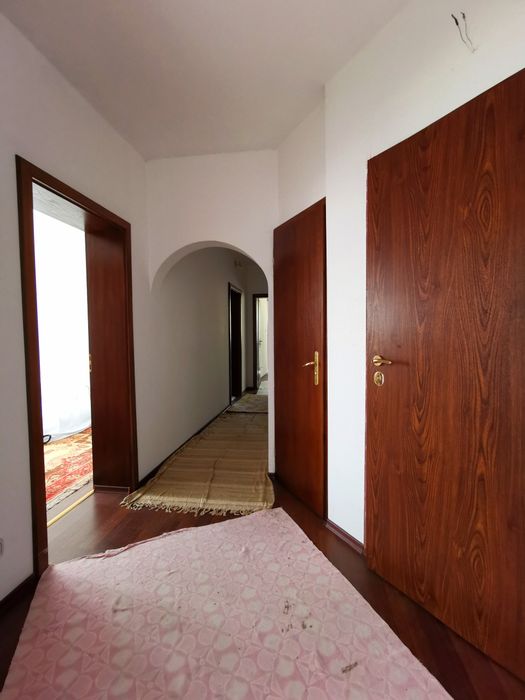 Продава се Къща в Горна Оряховица - 568 кв.м за 388 €/кв.м - Снимка #2