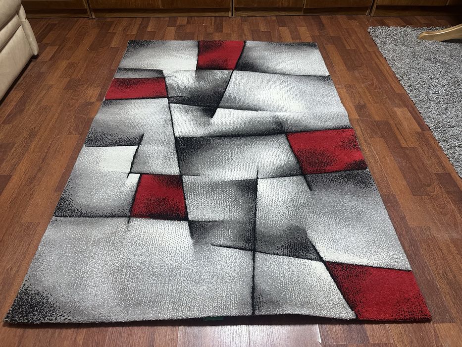 Covor rosu/gri 120x170 in stare buna