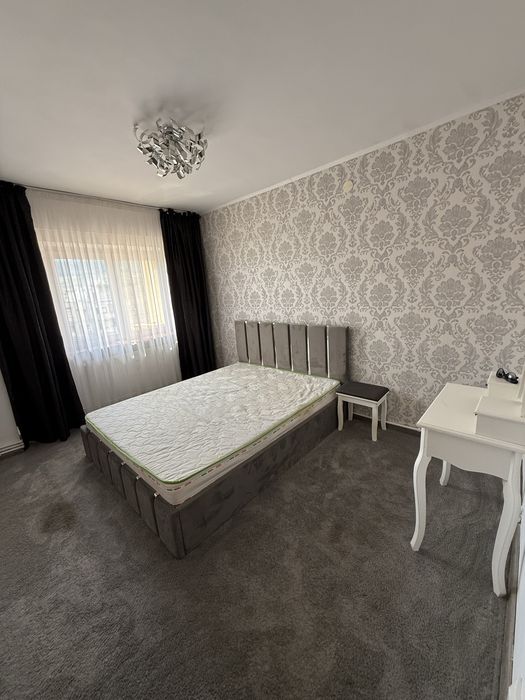 Inchiriez apartament 5 camere