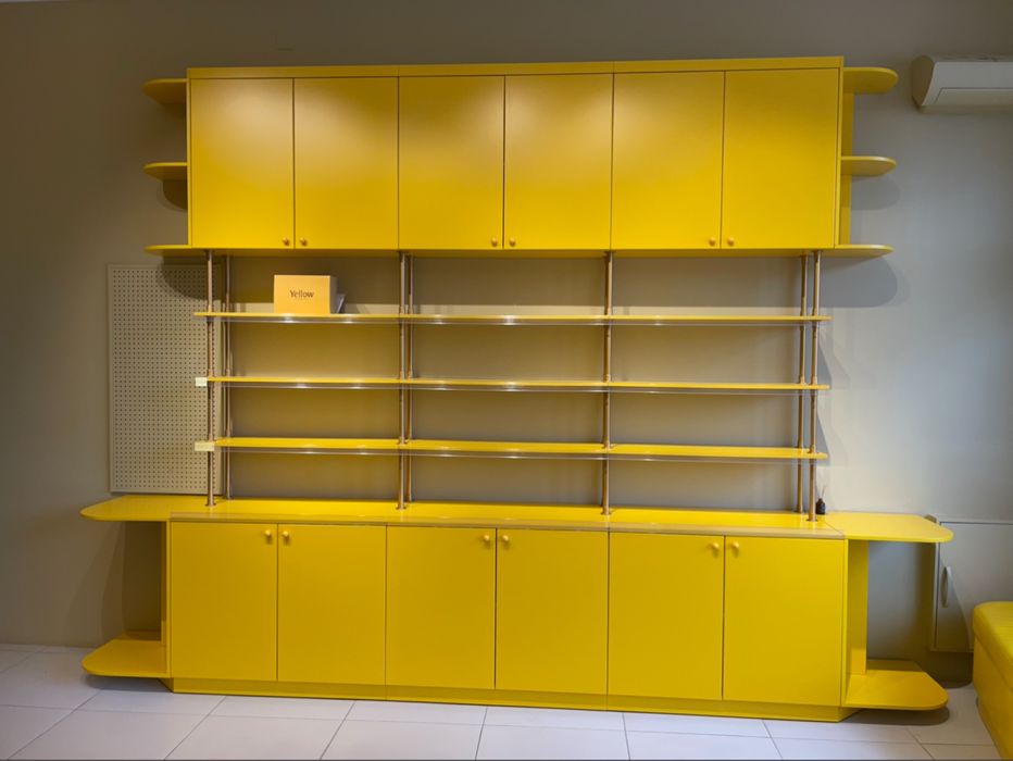 Продается Торговая стенка