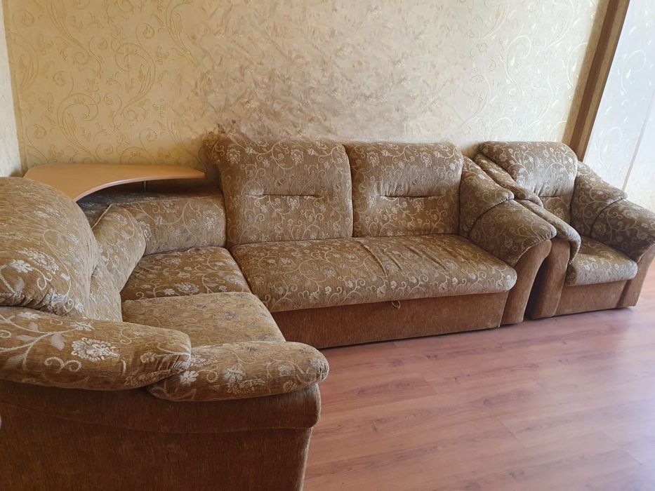 Мягкий уголок с креслом