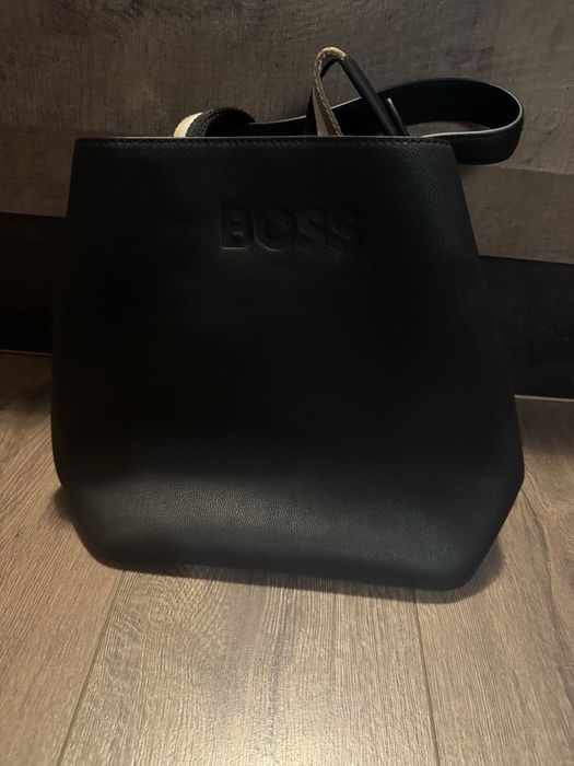 Чанта Boss като нова